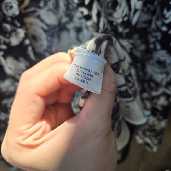 Lord and Taylor Roses Sweater - Picture 3 of 4